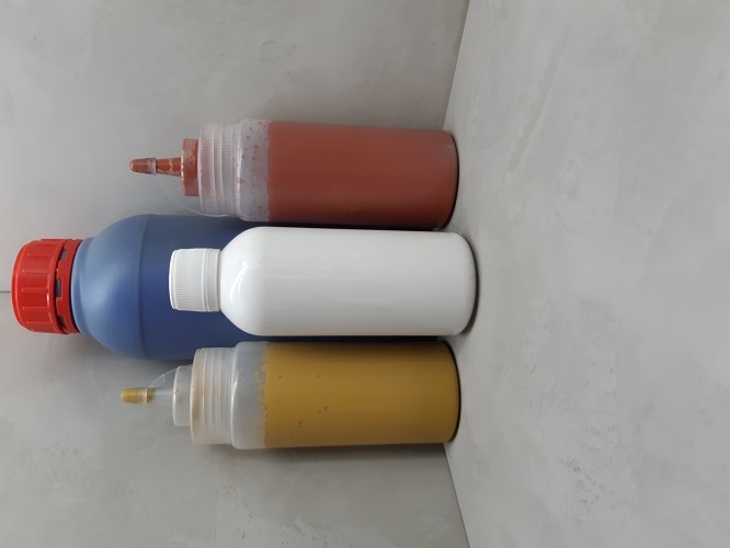 pigmentos y colorante para dar tonalidades a suelos y paredes de microcemento